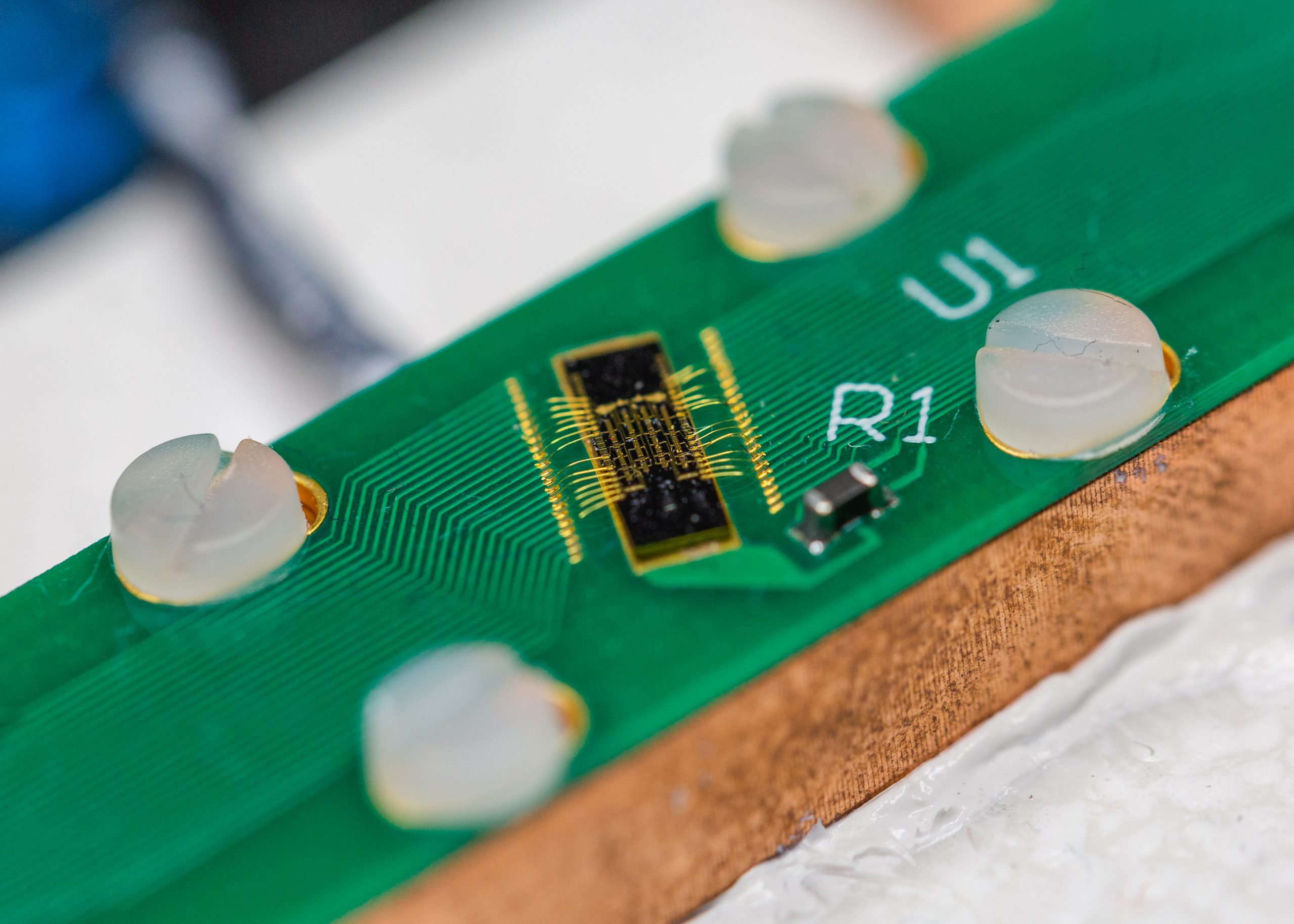 Integrated comb lines on a single chip allows for the integration of other components monolithically such as multiplexers and demultiplexers